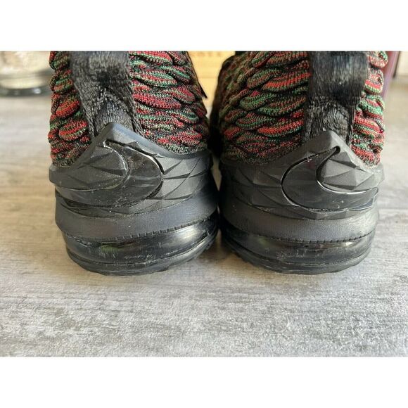 Athletic_Shoes